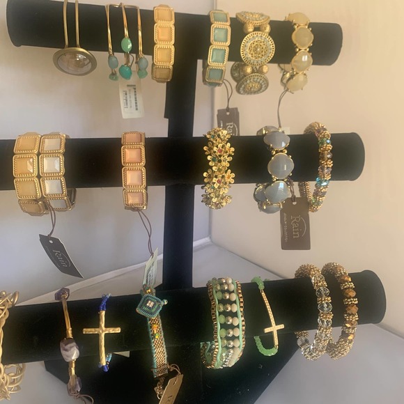 Rain-champagne square gem bracelet NWT, preppy, quiet luxury - Picture 4 of 4